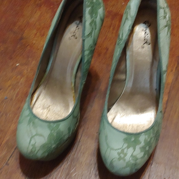 Mint green lace platform heels - Picture 2 of 5